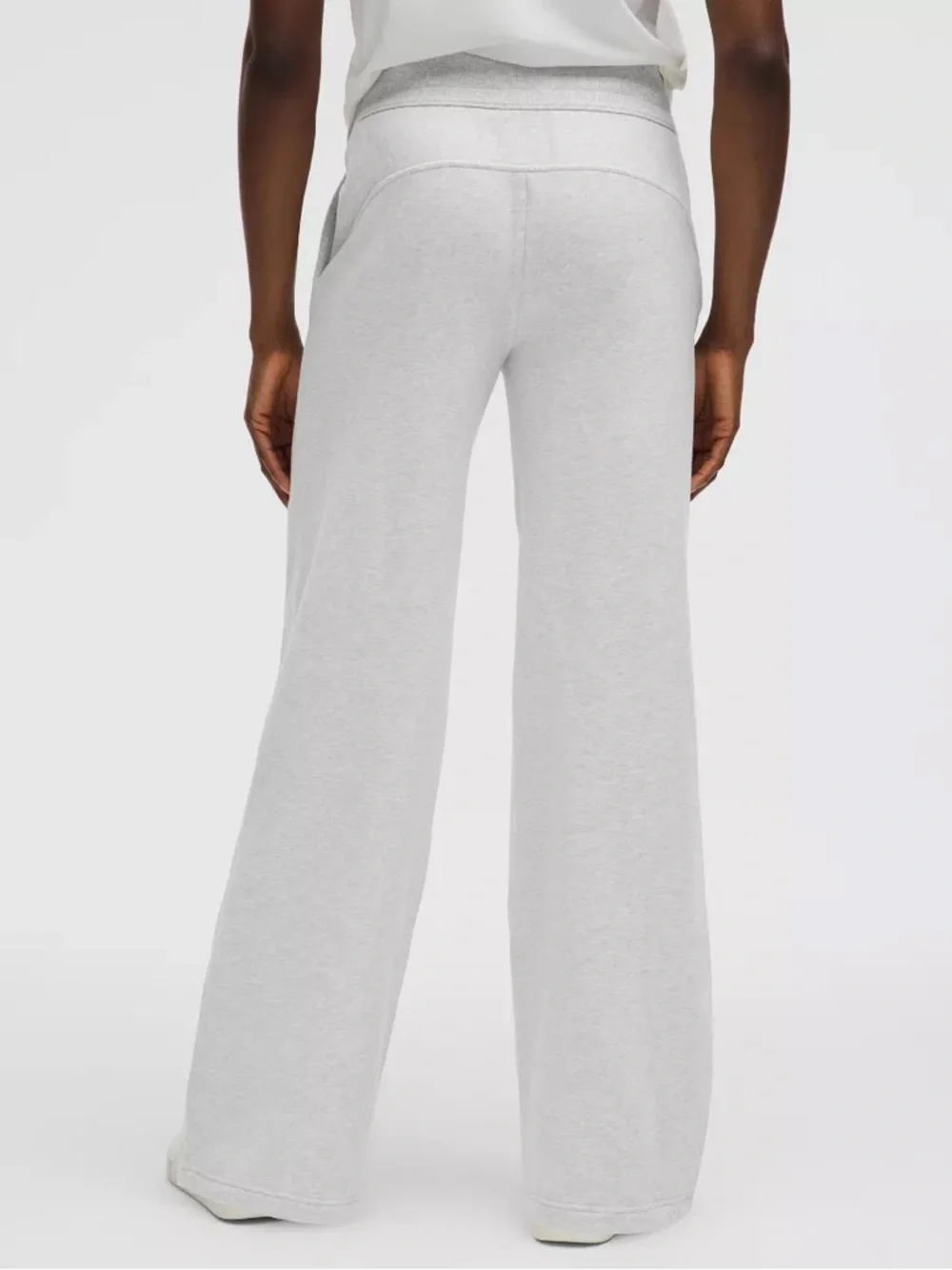 Lululemon Scuba Mid-Rise Wide-Leg Pant
Short - Picture 2 of 6